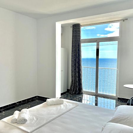 Redi'S Seaview Apartments Саранда Екстер'єр фото