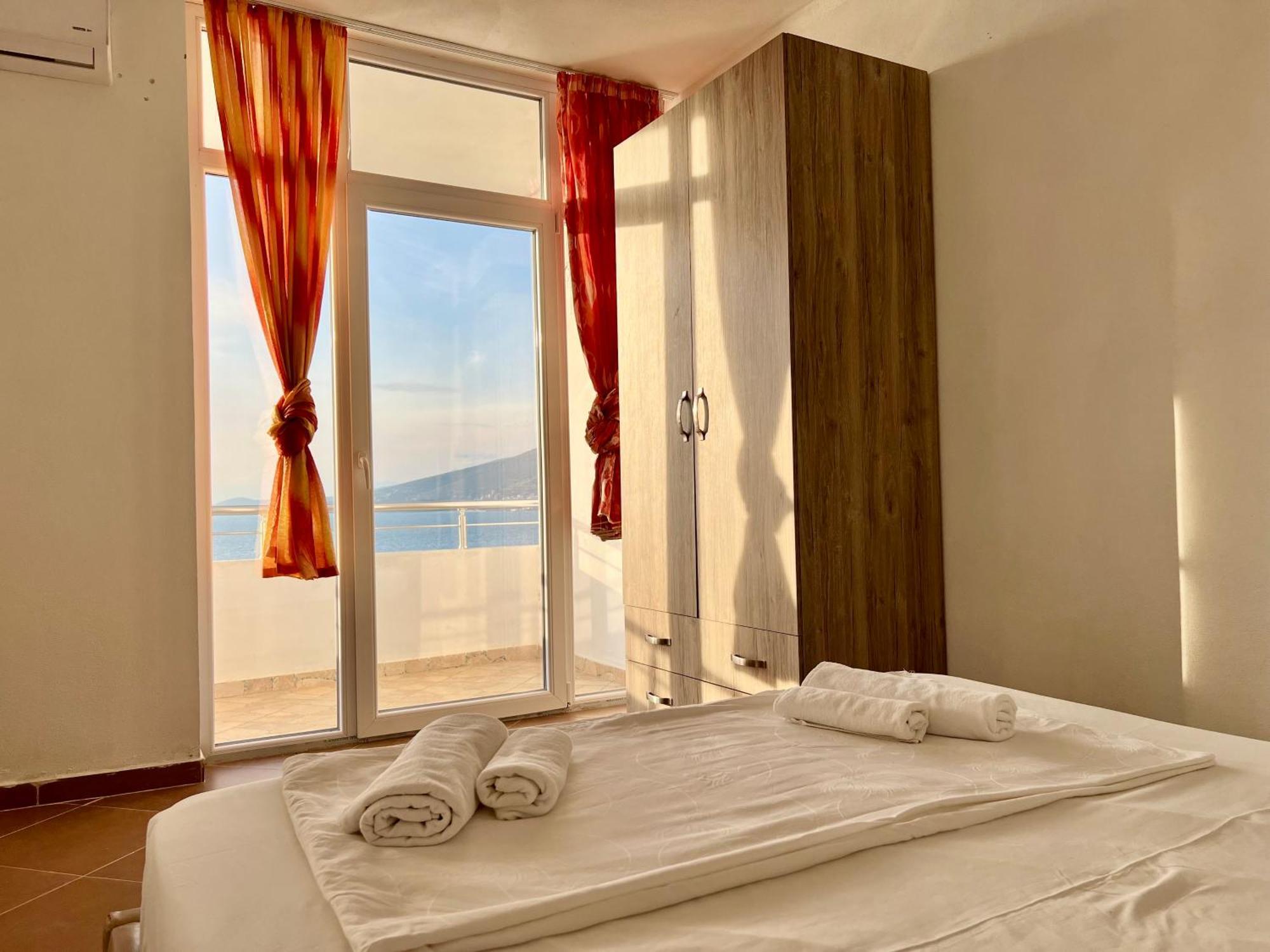 Redi'S Seaview Apartments Саранда Екстер'єр фото