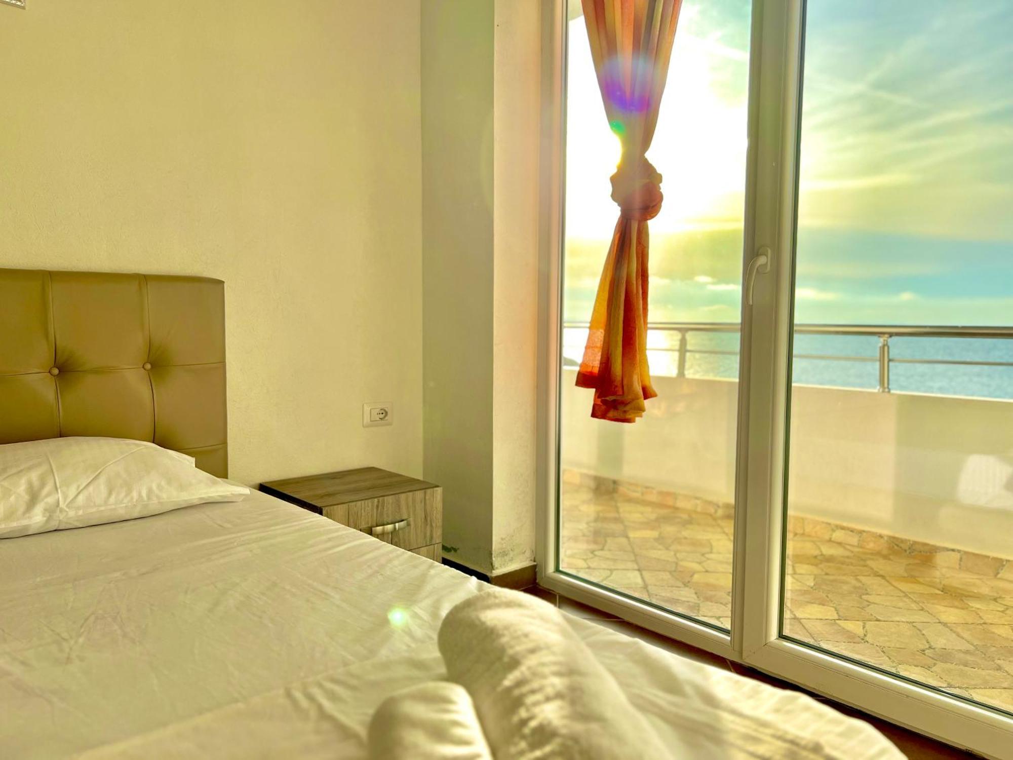 Redi'S Seaview Apartments Саранда Екстер'єр фото