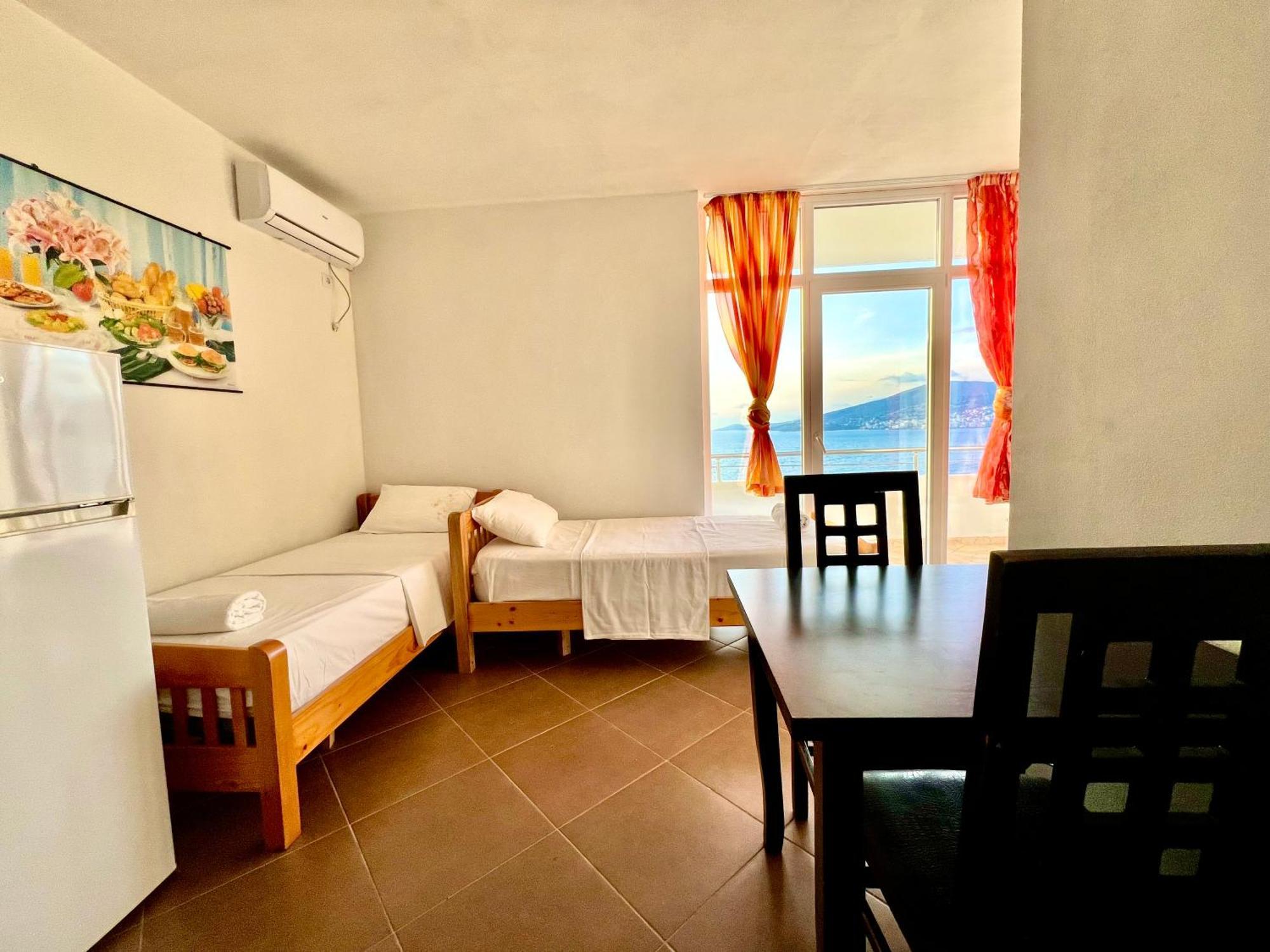 Redi'S Seaview Apartments Саранда Екстер'єр фото