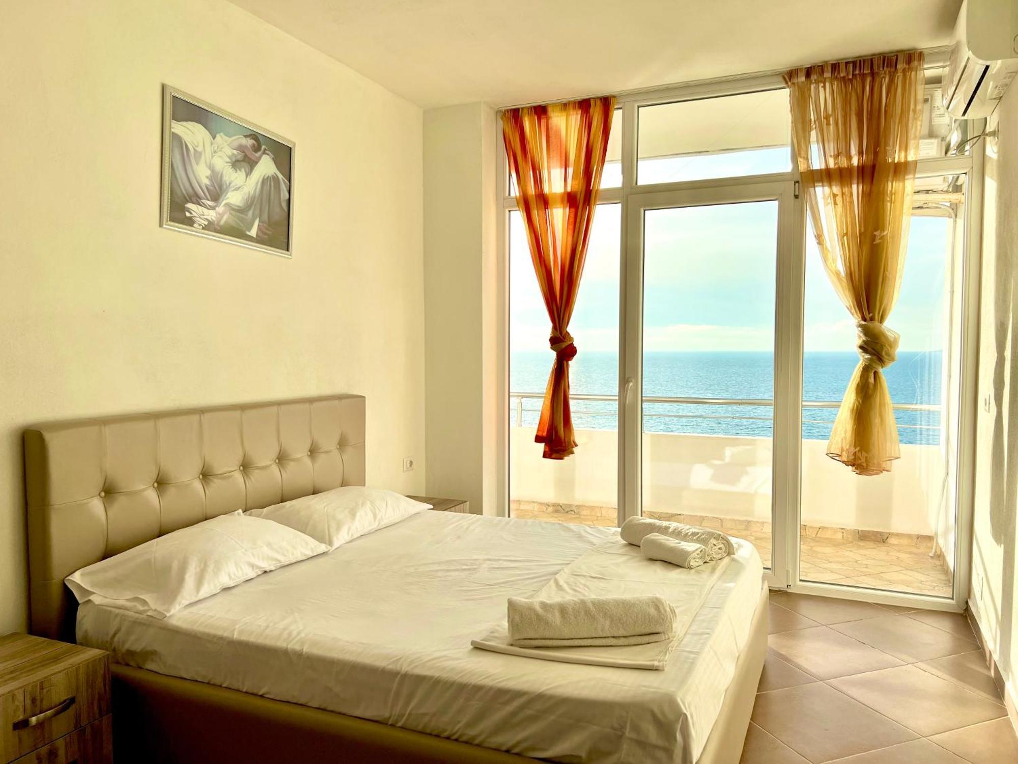 Redi'S Seaview Apartments Саранда Екстер'єр фото