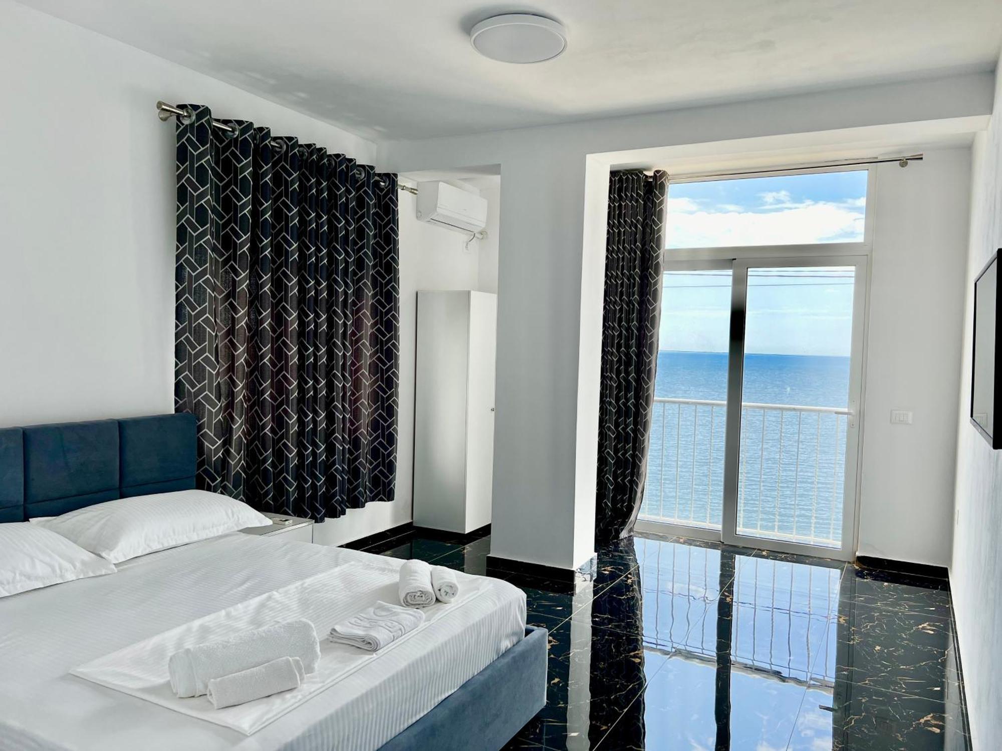 Redi'S Seaview Apartments Саранда Екстер'єр фото