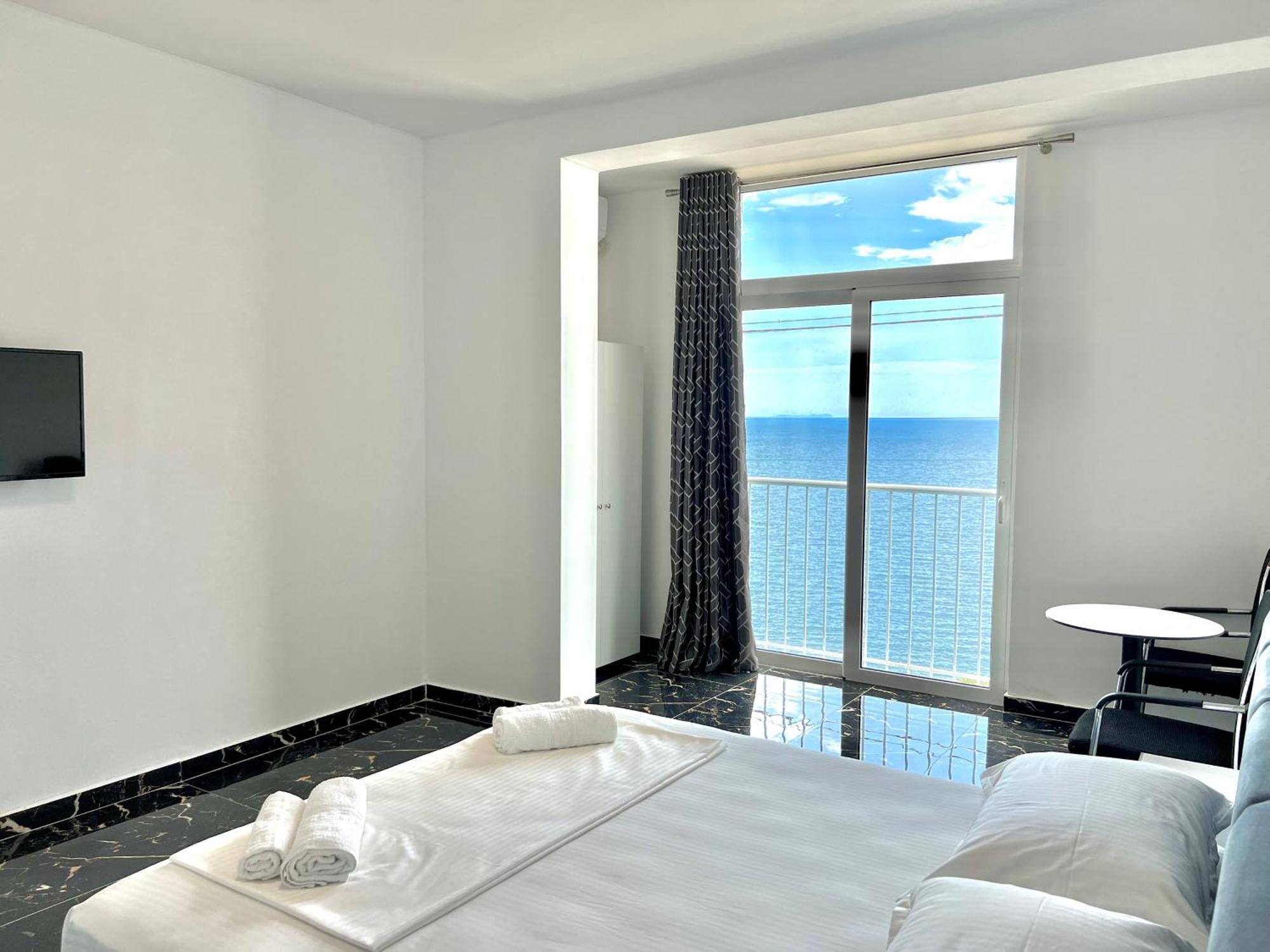 Redi'S Seaview Apartments Саранда Екстер'єр фото