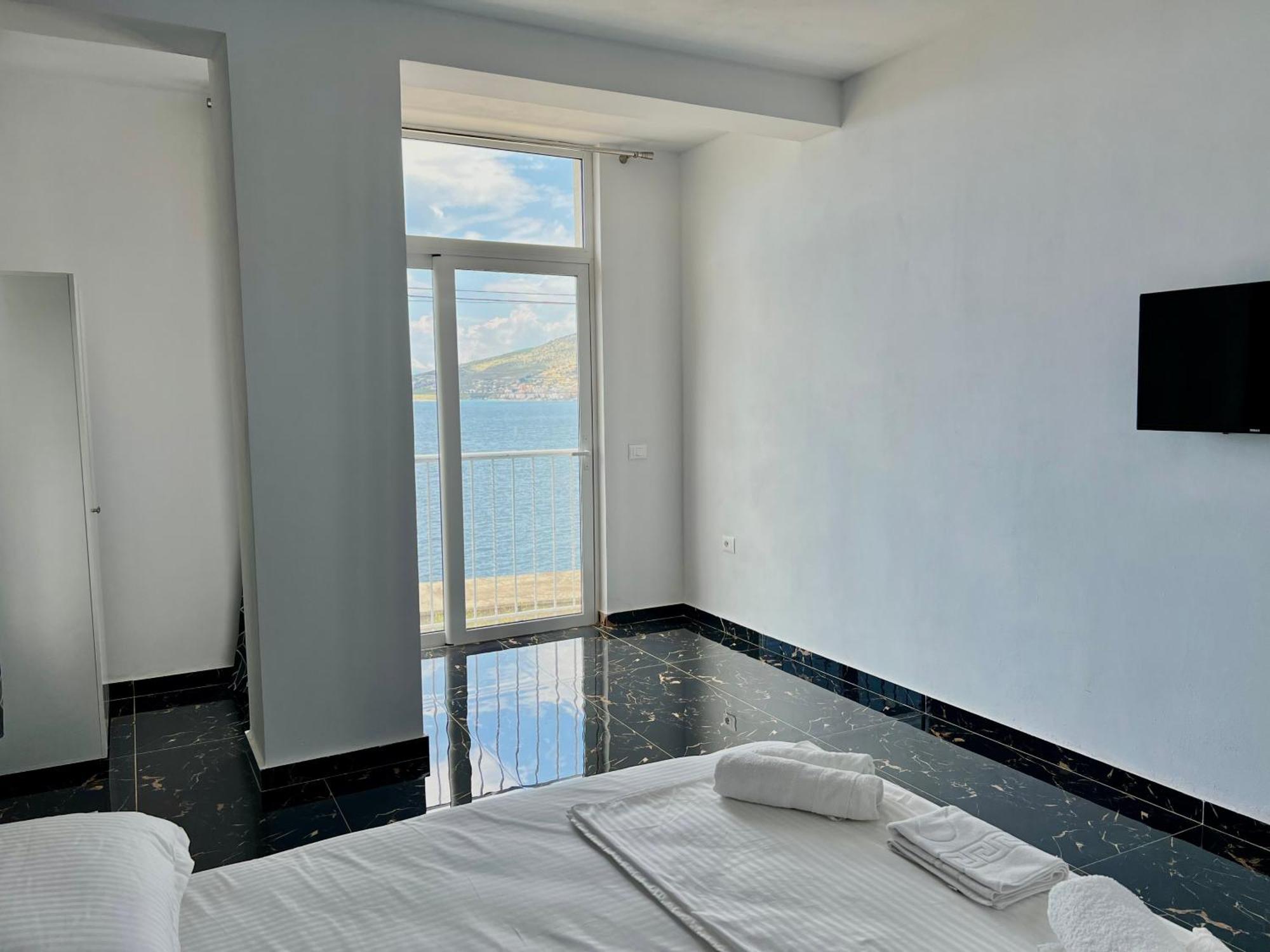 Redi'S Seaview Apartments Саранда Екстер'єр фото